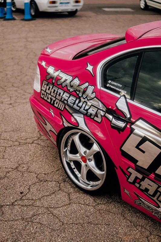 Custom livery on a modified Civic
