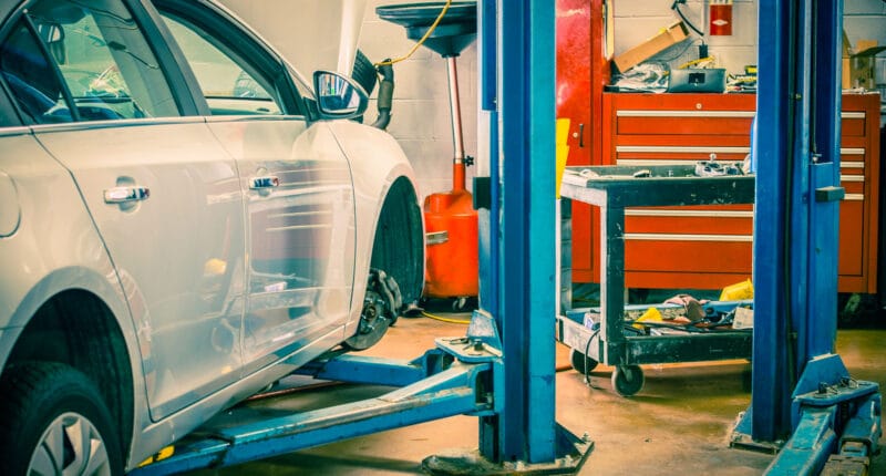 Choosing the Best Car Lift for Your Home Garage