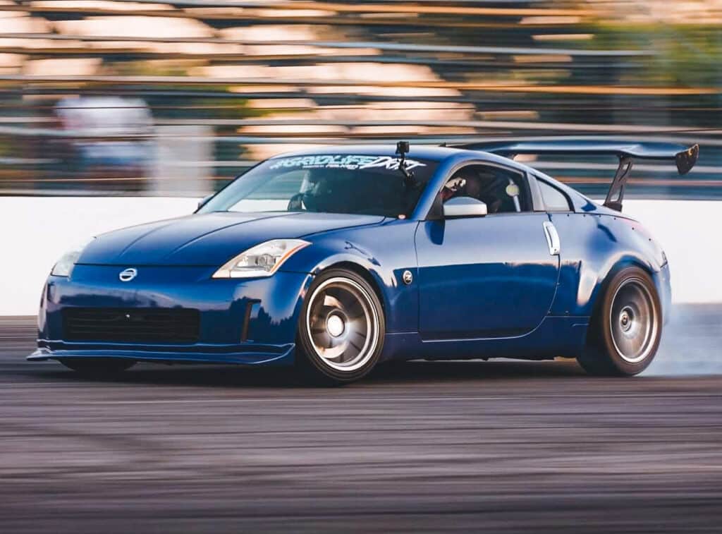 Blue Z33 drifting