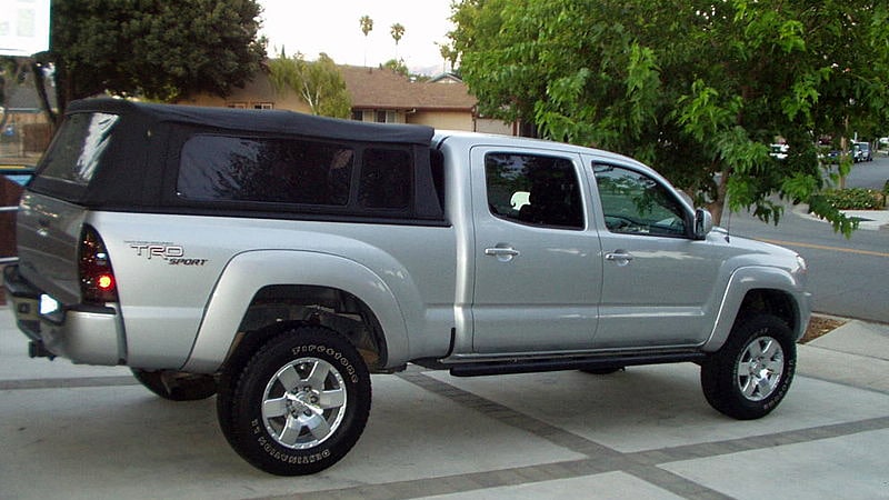 Top Rated Camper Shells for Toyota Tacomas | Low Offset