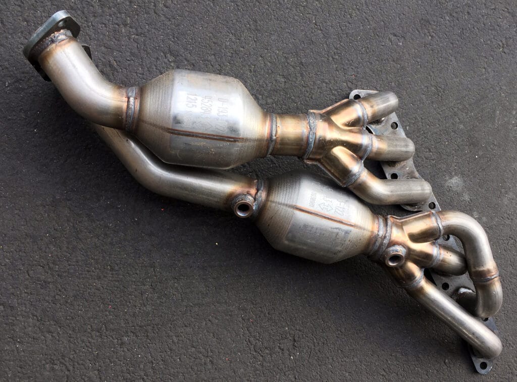 MagnaFlow catalytic-converter equipped header
