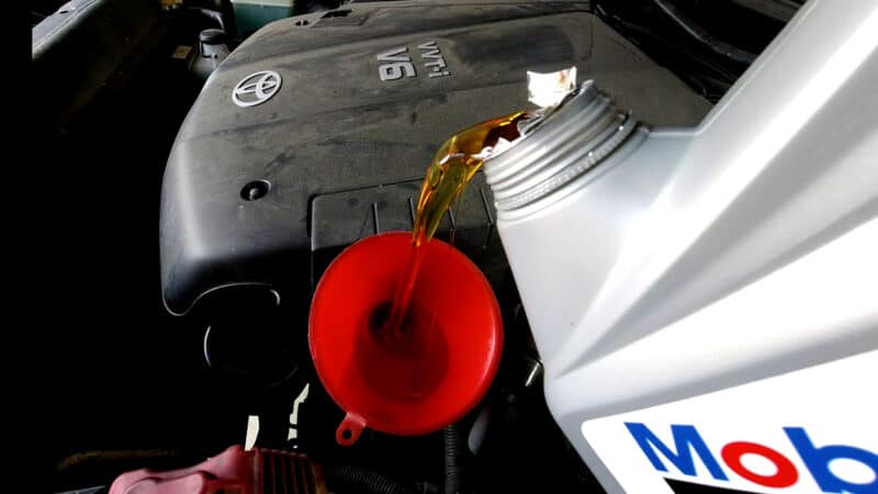 OIL CHANGE 2003 TACOMA 3 4L visual data 5