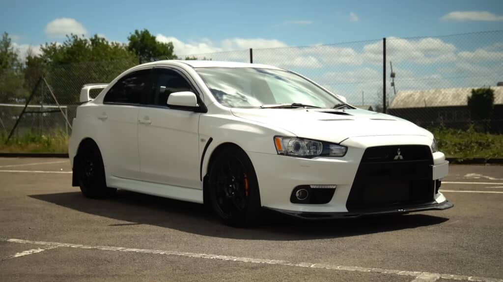 White Mitsubishi Lancer Evo X FQ-440 MR