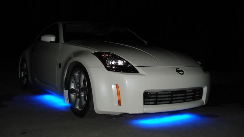 White Nissan 350z with blue underglow lights