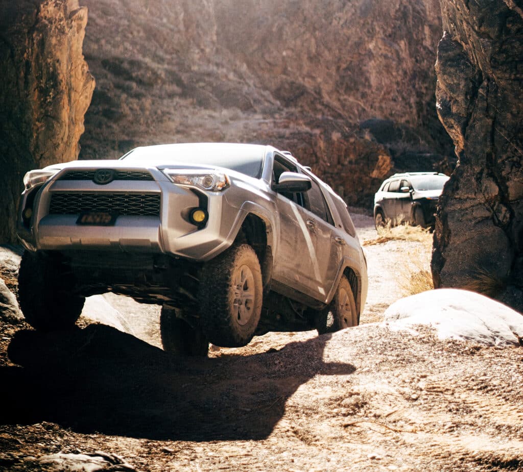 Toyota SUV 3-wheeling