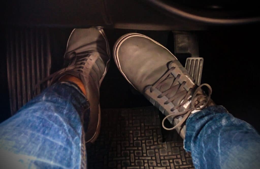 Heel-and-toe-shifting