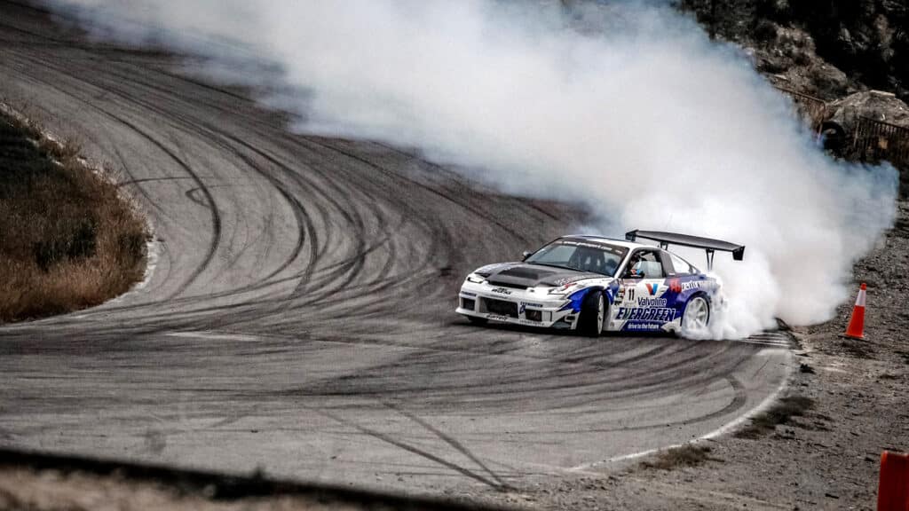 240sx drifting aggressively