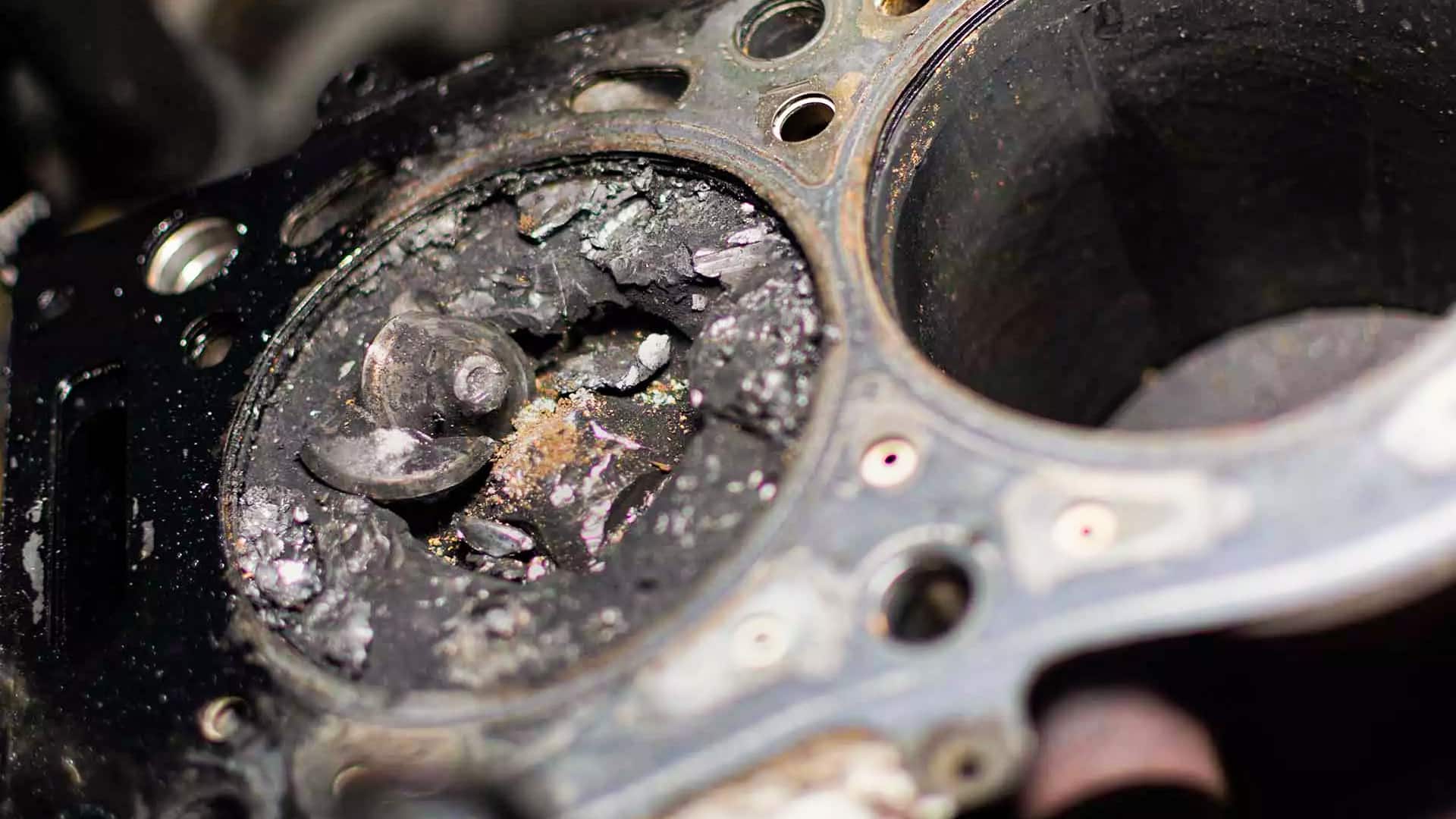 Interference & FreeRunning Engines Explained [Includes List] Low Offset