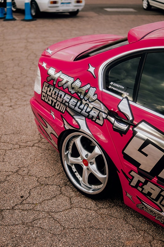 Custom livery on a modified Civic