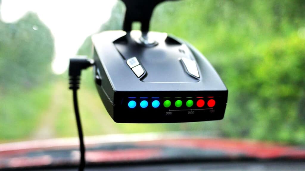 Corded radar detector